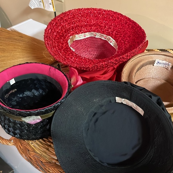 Unique vintage hats - Picture 2 of 6